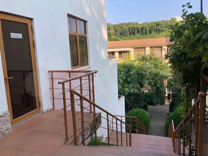 1-к. квартира, 60 м², 3/3 эт.