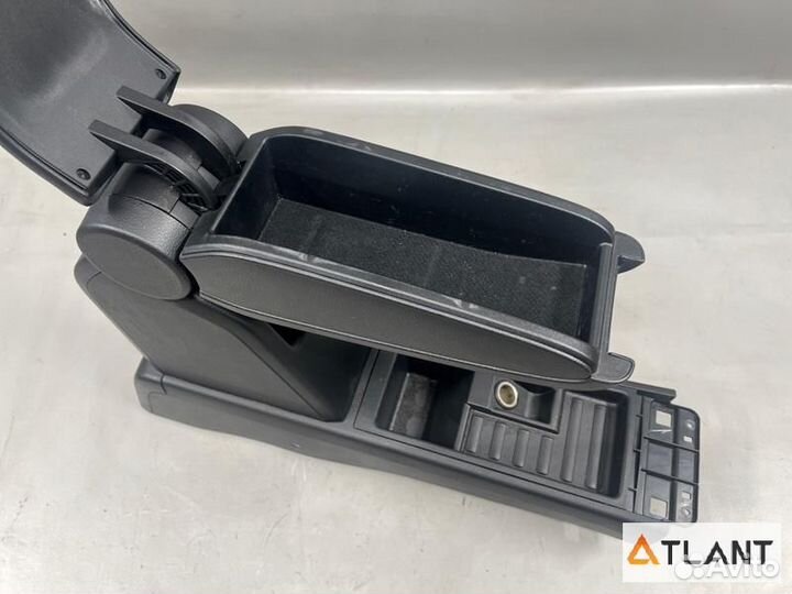 Бардачок между сиденьями nissan tiida,tiida latio