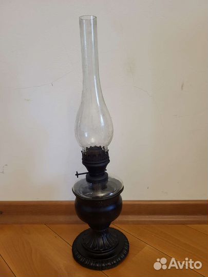 Старинная керосиновая лампа