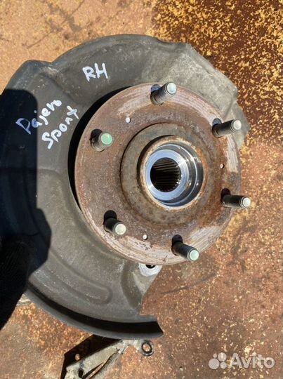 Поворотный кулак Mitsubishi Pajeeo Sport 2 L200