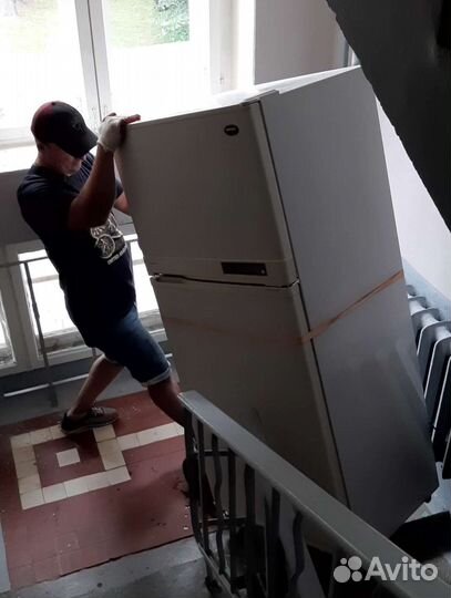 Перевезти холодильник с грузчиками - вертикально