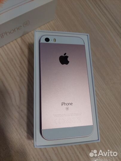 iPhone SE, 32 ГБ