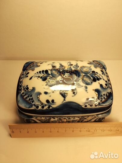 Шкатулка сувенирная в золоте Московская Гжель