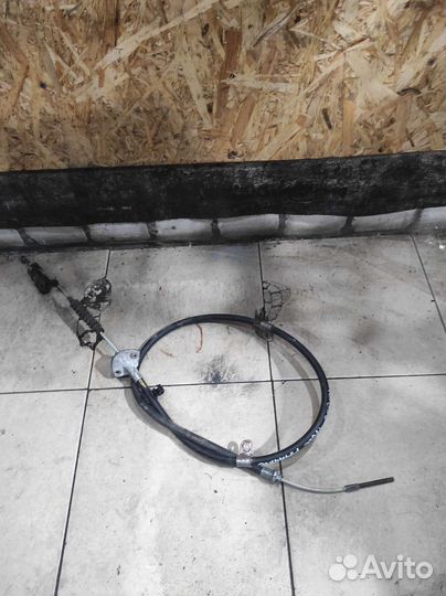 Трос ручного тормоза (центральный) Lexus Rx350 2