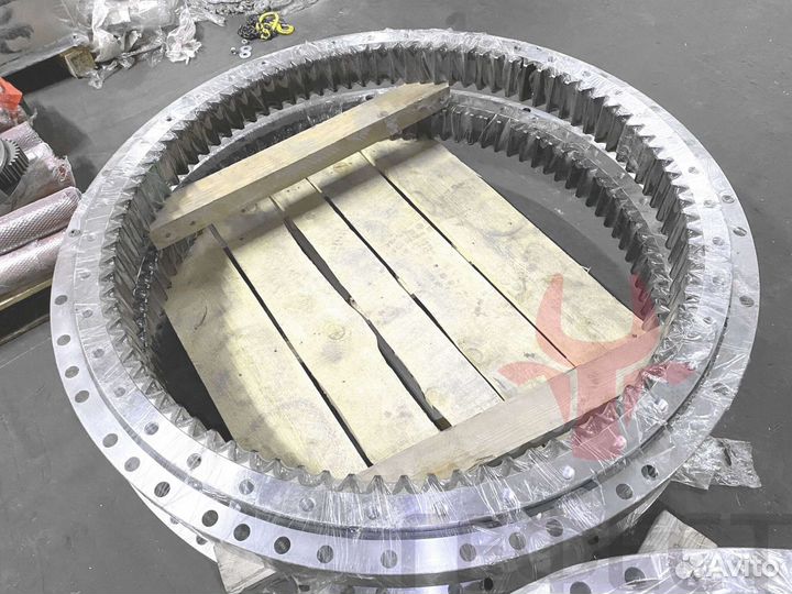 Поворотный круг Hyundai R300LC-9