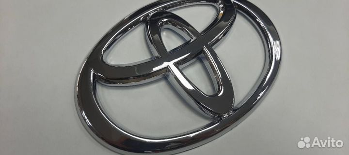 Эмблема Toyota на руль