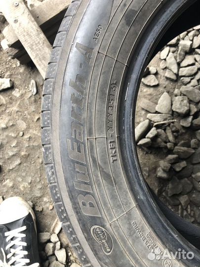 Yokohama BluEarth AE50 215/60 R16