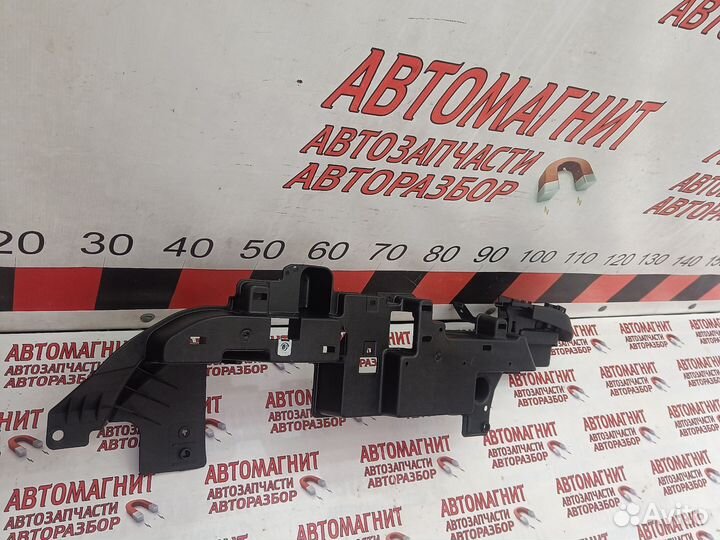 Кронштейн обшивки багажника левый Ягуар Ф-пайс