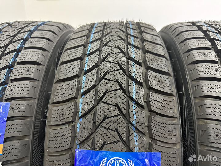 Tri Ace Snow White II 215/60 R16 99