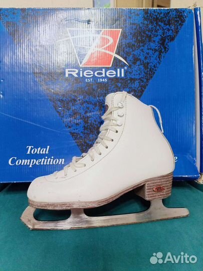 Фигурные коньки riedell