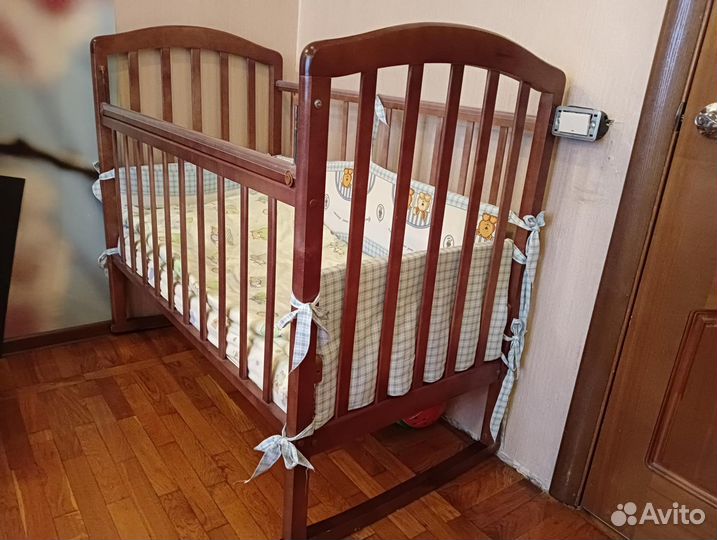 Детская кроватка