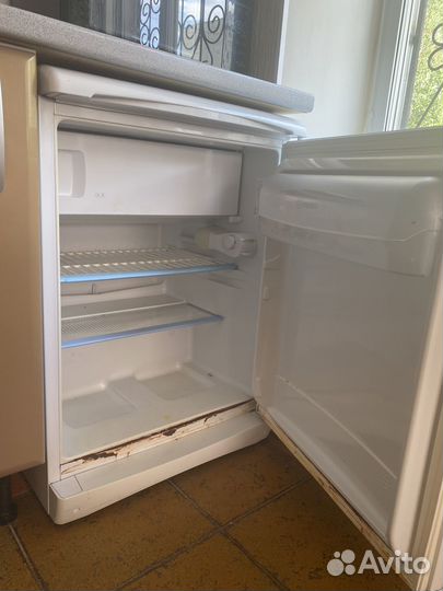 Холодильник бу маленький