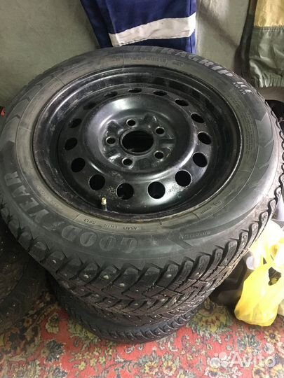 Goodyear Ultragrip Ice Arctic 185/65 R15 88T