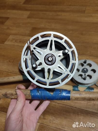 Катушка рыболовная инерционная СССР