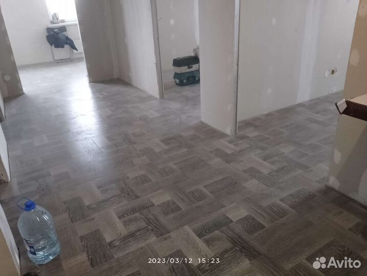 Укладка ламината, линолиума, кварцвенила