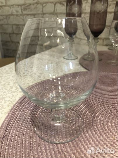 Рюмка на ножке, бокалы для коньяка