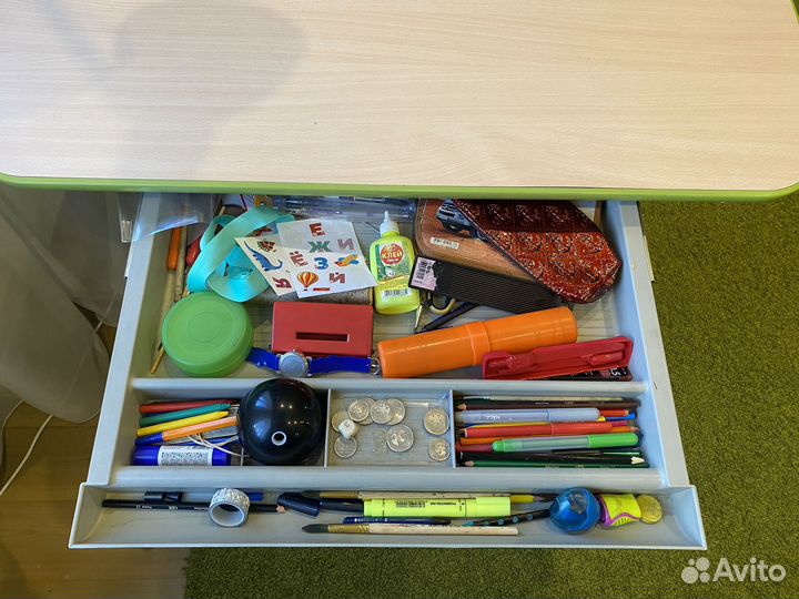 Письменный стол регулируемый для школьника