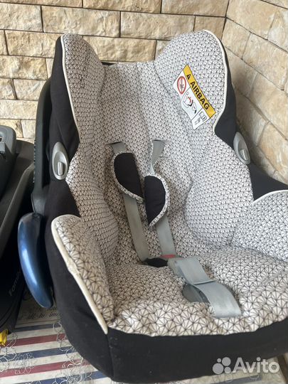 Авикроскресло вместе с базой