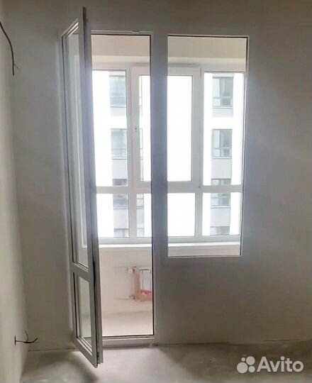 Оконный блок с дверью