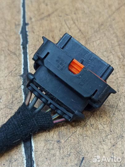 Разъем модуля зажигания Opel Zafira B Z16XEP 2007