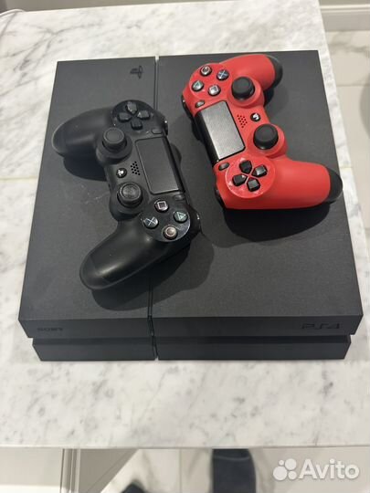 Продам Sony Playstation 4