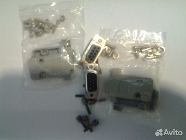 Разъемы COM (RS-232) новые. с корпусами