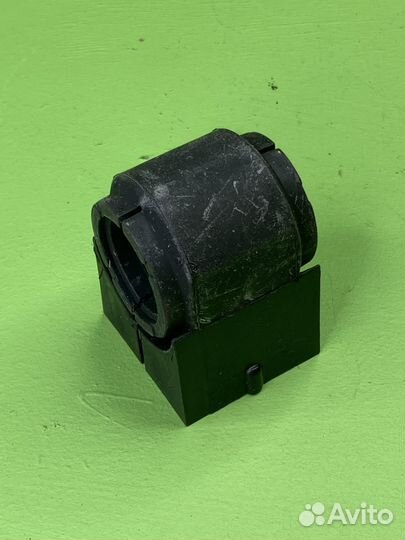 Втулка стабилизатора (р) центр 2x \MAN TGL C236029