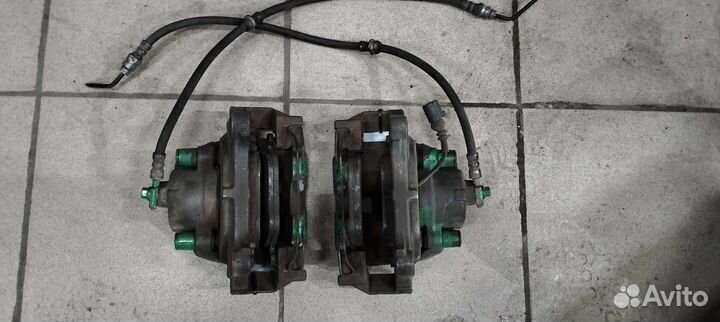 Суппорт передний Фольксваген Тигуан