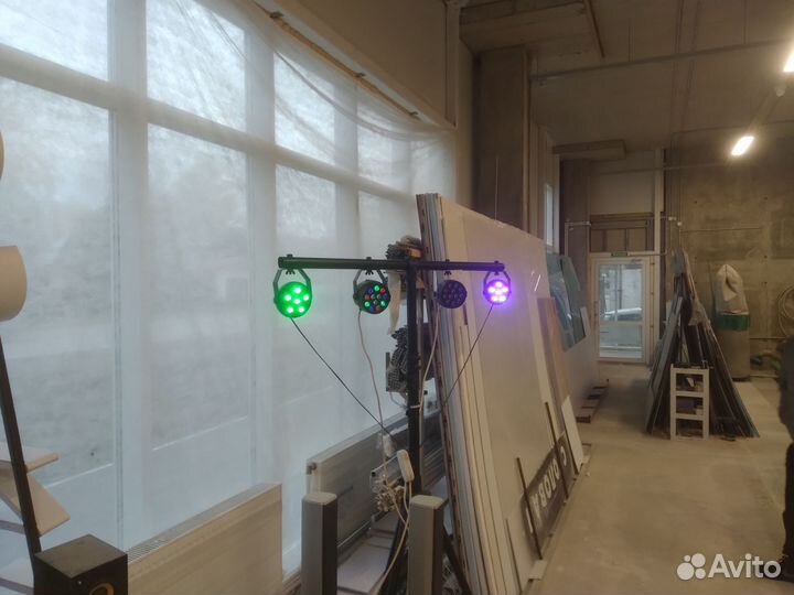 Световая стойка, стробоскопы, дискотека