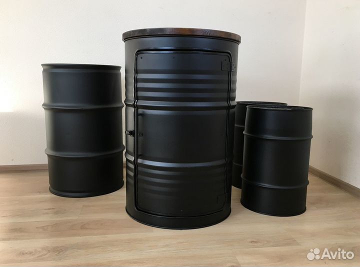 Бочка с дверцей и полками