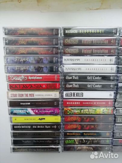 Коллекция аудиокассет метал