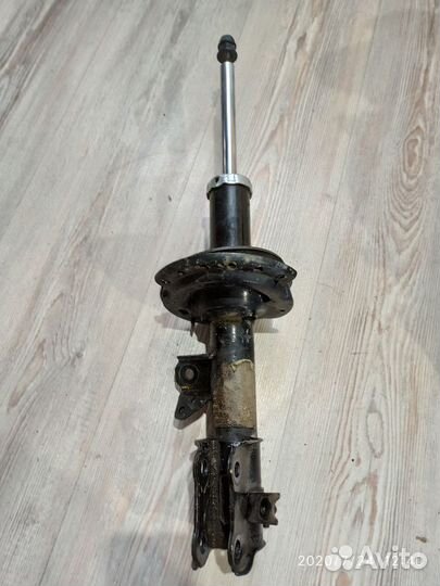 Амортизатор стойка перед Kia picanto 2 Лев