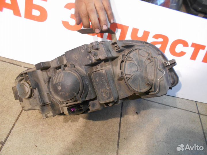Фара левая Audi A4 B7 8E0941003AJ