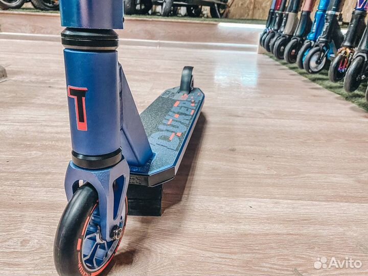 Трюковой самокат Duker 303