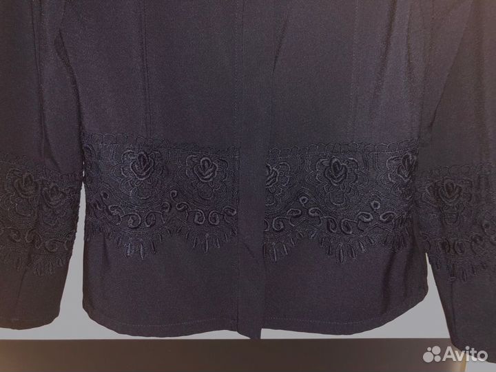 Костюм красивый школьный с кружевом (158)