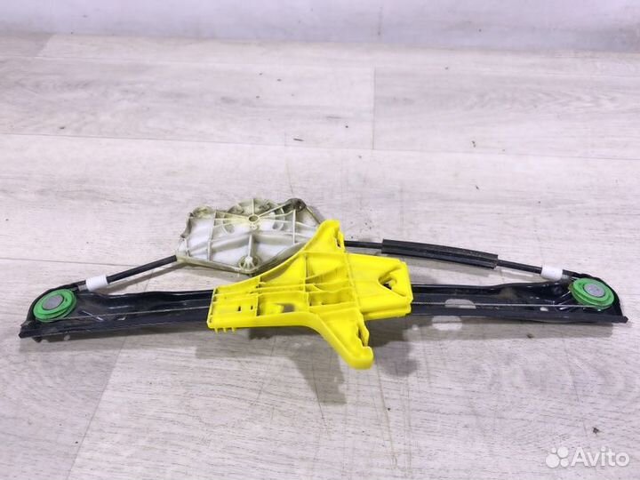 Стеклоподъемник электрический задний левый