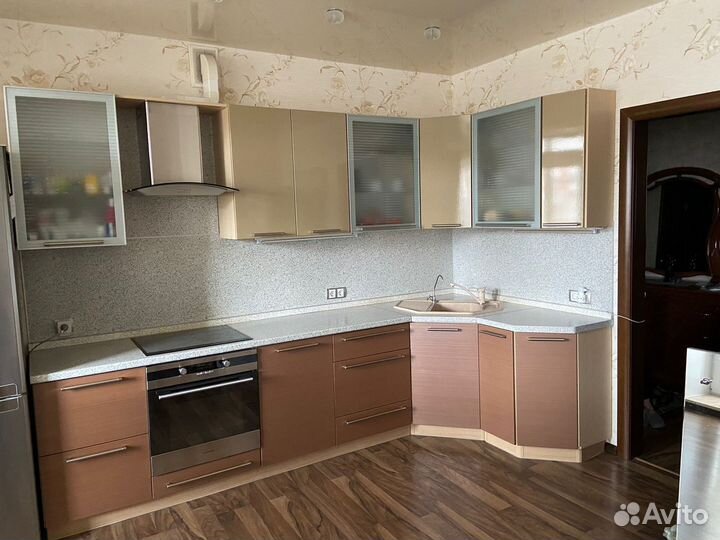 Кухонный гарнитур угловой бу с техникой