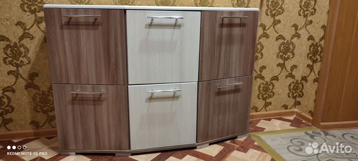 Большая обувница - тумба в прихожую, с зеркалом