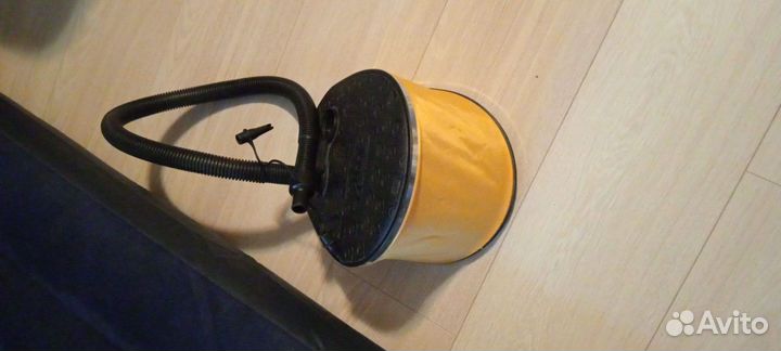 Надувной матрас intex Насос для матраса