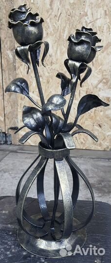 Ваза ритуальная с розами