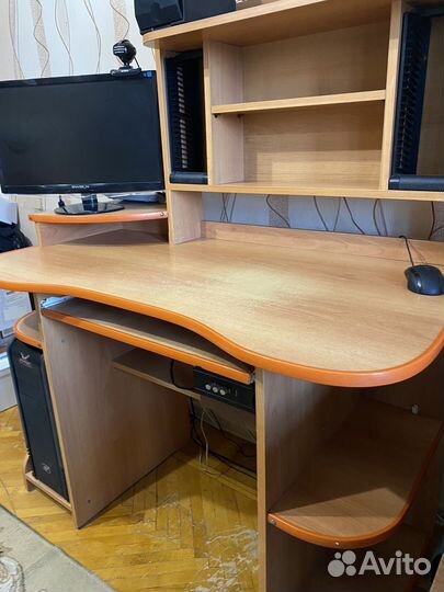 Компьютерный стол