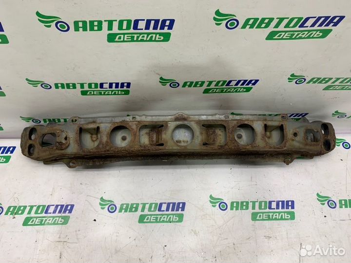 Усилитель бампера передний Toyota Yaris хетчбек