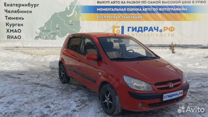 Стекло двери передней правой Hyundai Getz 82420-1C