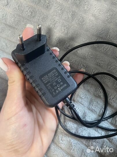 LED лампа для маникюра