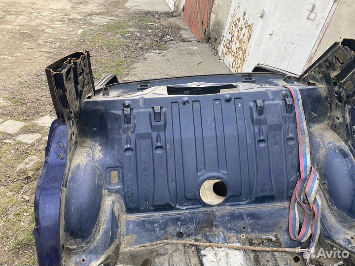 Задняя часть кузова Mercedes 190