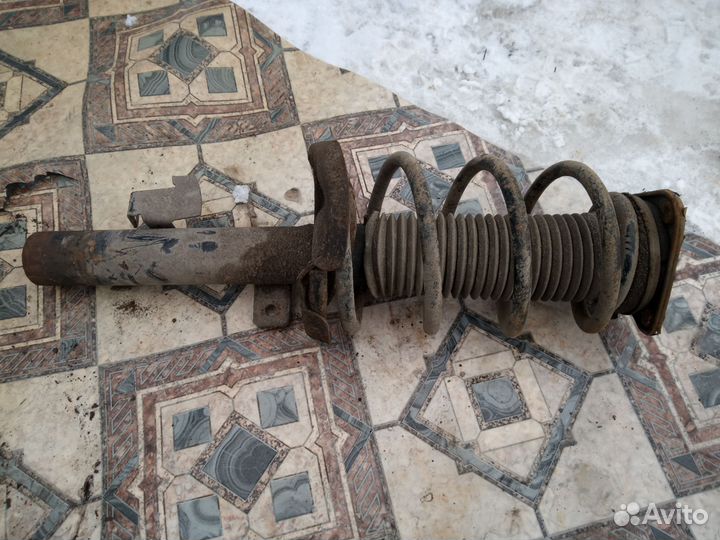 Амортизатор передний левый форд фокус2