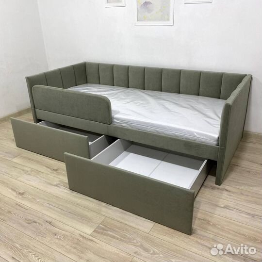 Детская мягкая кровать