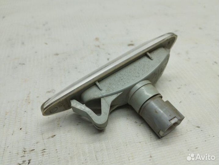 Повторитель поворота правый Hyundai Solaris седан