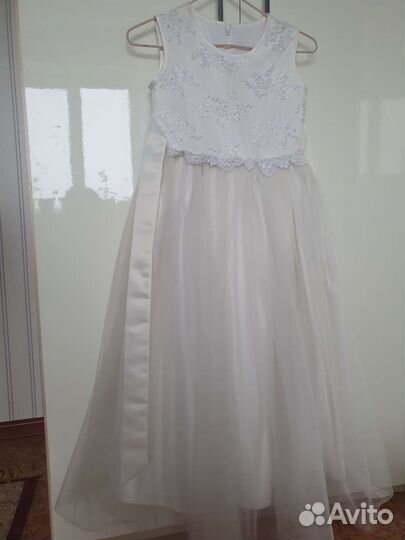 Платье праздничное