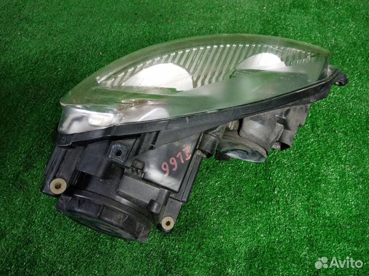 Фара передняя левая Volkswagen Jetta 5 BLG (1.4)